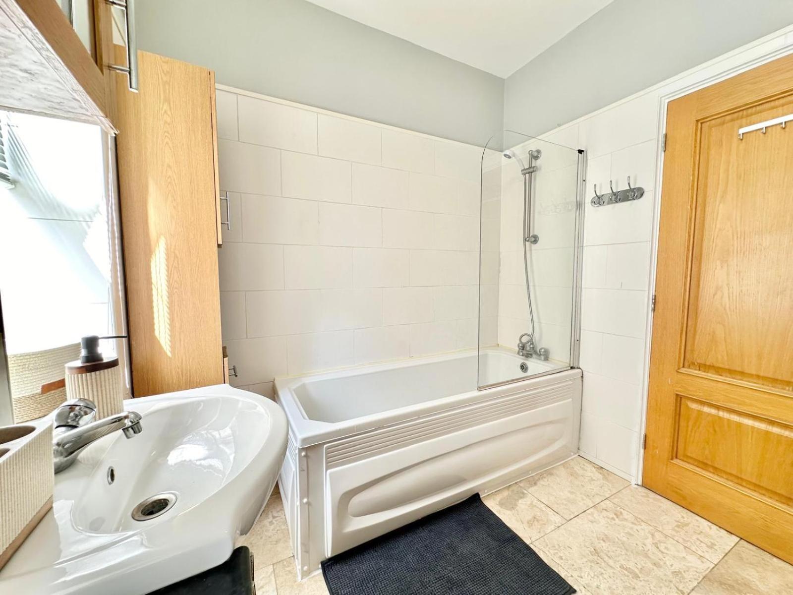 Regent'S Park One Bedroom Apartment Лондон Экстерьер фото